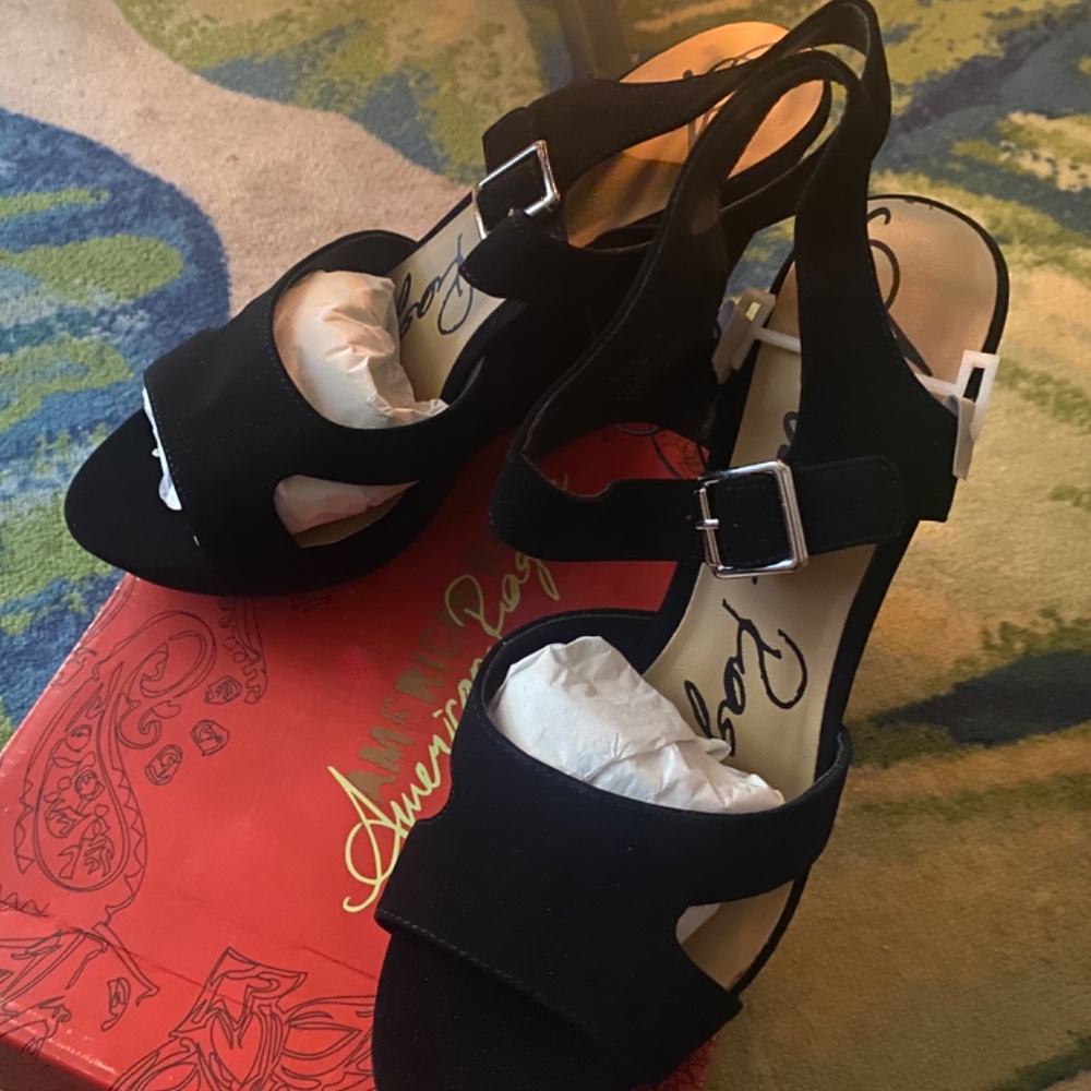 American Rag Rochelle - Picture 2 of 6